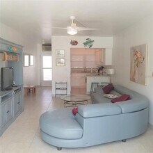 7050 Sunset Way in St Pete Beach, FL - Building Photo - Building Photo