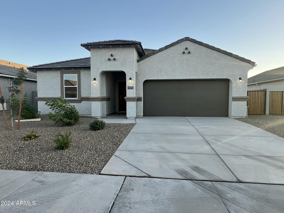 1575 E Lardner Dr in Casa Grande, AZ - Building Photo