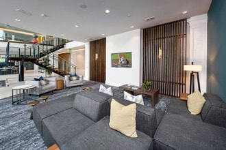 Bexley Exchange in Buford, GA - Foto de edificio - Interior Photo