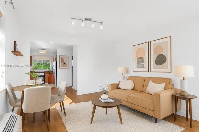 1010 Pennsylvania Ave in Miami Beach, FL - Building Photo - Building Photo