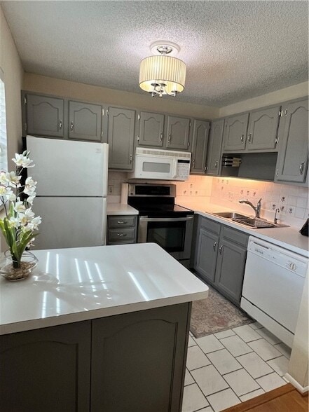 property at 2 Vis Gdns Trl