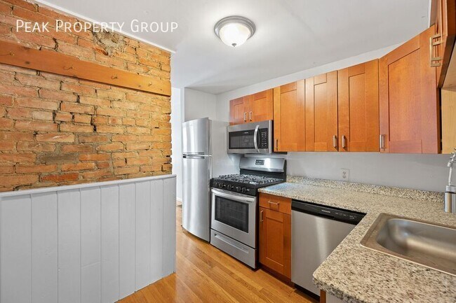 12 W Hollister St in Cincinnati, OH - Building Photo - Building Photo