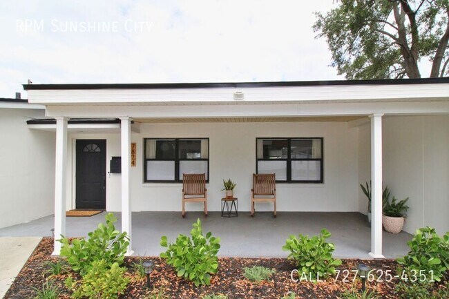 7874 14th Way N in St. Petersburg, FL - Building Photo - Building Photo