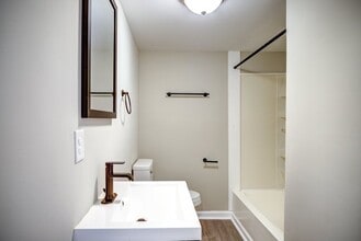 237 Queen St, Unit #1 in Boone, NC - Foto de edificio - Building Photo