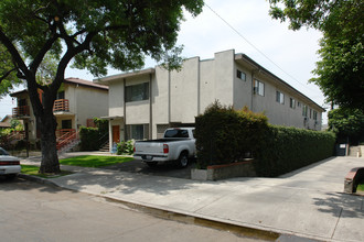 159 W Ash Ave in Burbank, CA - Building Photo - Building Photo