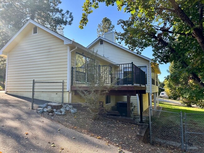 property at 10101 Skyline Dr