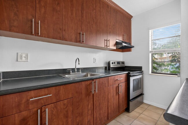 property at 4071 N Dixie Hwy