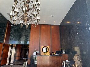 10701 Wilshire Blvd, Unit 1003 in Los Angeles, CA - Building Photo - Building Photo