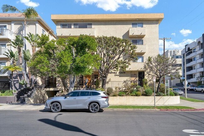 1394 Midvale Avenue, in Los Angeles, CA - Building Photo - Building Photo