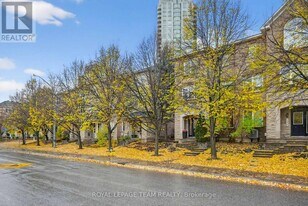 128 Lanark Ave in Ottawa, ON - Building Photo