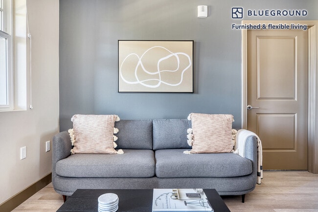 920 Bayswater Ave in Burlingame, CA - Building Photo - Building Photo