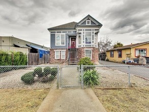 184 A St in Hayward, CA - Building Photo - Building Photo