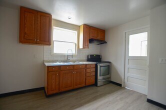 66 Cottage St in Rochester, NY - Building Photo - Building Photo