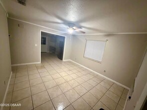 139 Highland Ave in Edgewater, FL - Foto de edificio - Building Photo