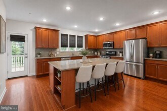 484 Rowan St in Warminster, PA - Building Photo - Building Photo