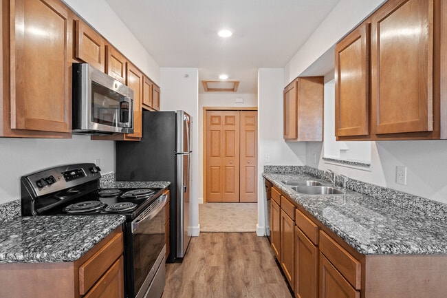 The Preserve at Woodfield in Grand Rapids, MI - Building Photo - Building Photo