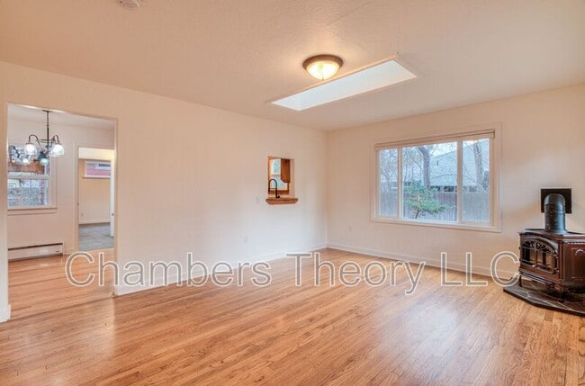 1252 NW Milwaukee Ave in Bend, OR - Building Photo - Building Photo