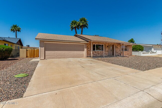 10216 N 110th Ave in Sun City, AZ - Building Photo - Building Photo