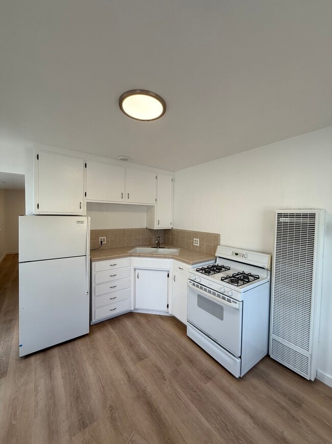 property at 2890 Alder Ave