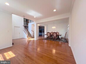 42464 Unicorn Dr in Chantilly, VA - Building Photo - Building Photo