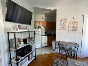 53 Hemenway St, Unit 2 in Boston, MA - Foto de edificio - Building Photo