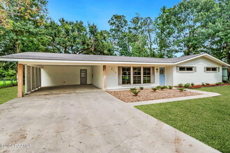 213 Brentwood Blvd in Lafayette, LA - Building Photo - Building Photo