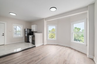 Royal Midtown in Cleveland, OH - Building Photo - Interior Photo