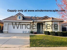 12405 Pawcatuck Way in Rancho Cordova, CA - Building Photo