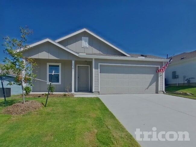 10704 Dusty Rnch Rd in Fort Worth, TX - Foto de edificio - Building Photo