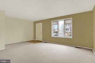 22 Persian Lilac Dr in Valley Green, PA - Building Photo