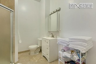 80 Varick St-Unit -4A in New York, NY - Building Photo - Building Photo