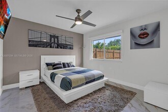 13540 SW 98th Ct in Miami, FL - Building Photo - Building Photo