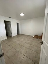 2410 Sherman St in Hollywood, FL - Building Photo - Building Photo