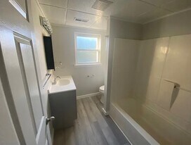 406 College Ave, Unit B in Oakmont, PA - Building Photo