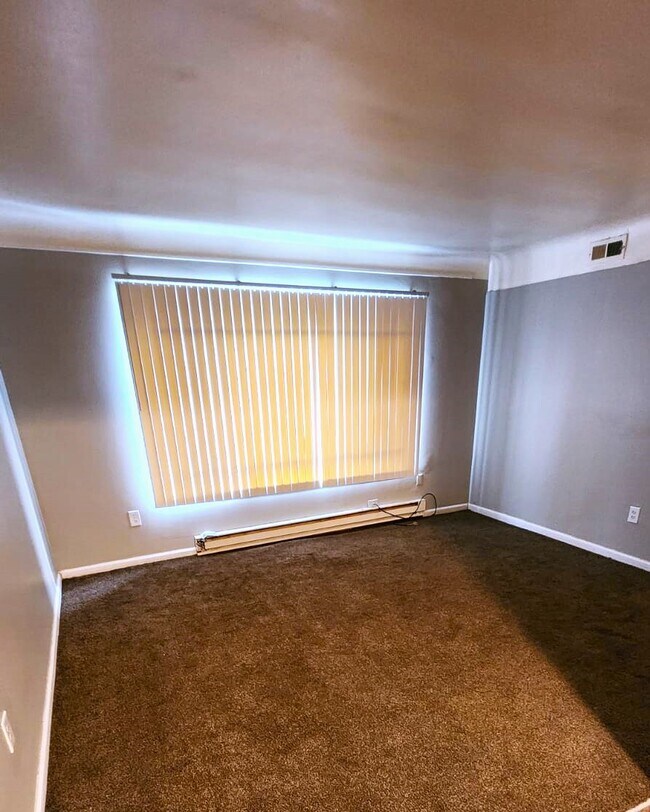 16885 Lahser Rd-Unit -1A in Detroit, MI - Building Photo - Building Photo