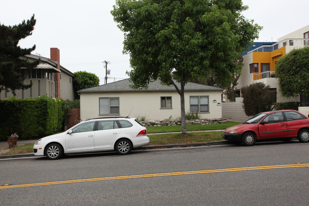 816-818 17th St in Santa Monica, CA - Building Photo