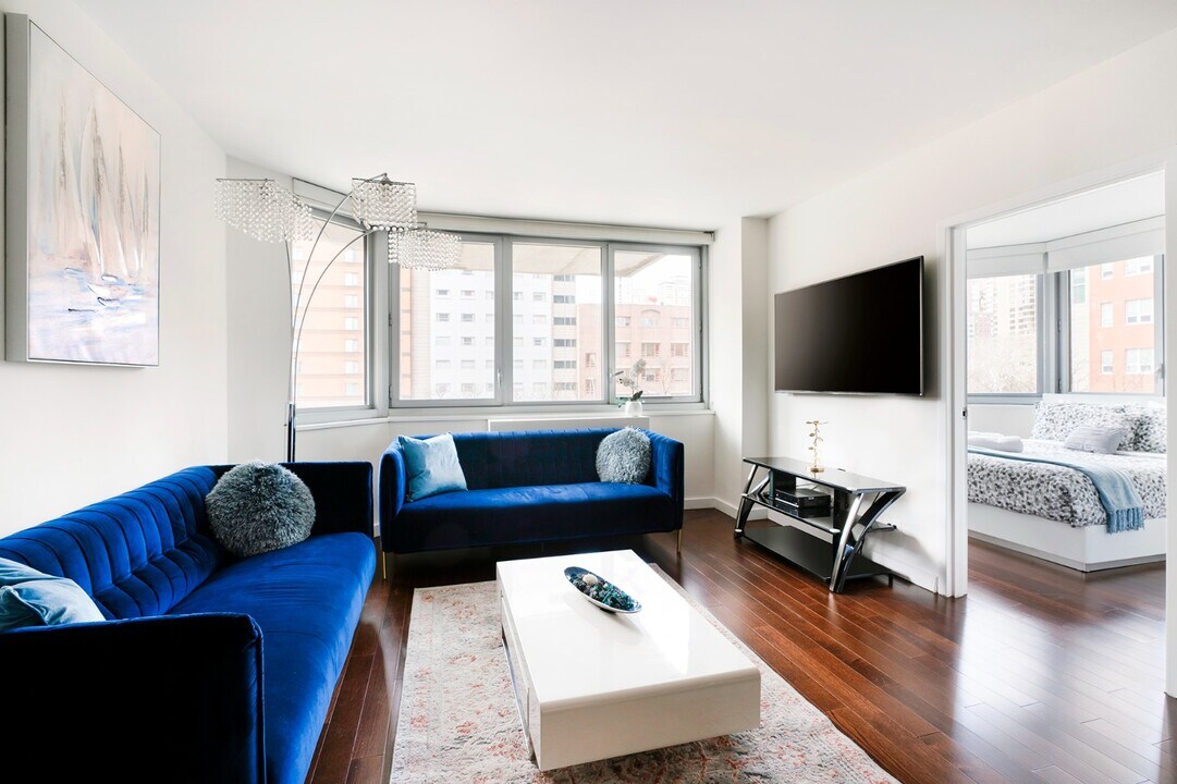 401 E 34th St in New York, NY - Building Photo