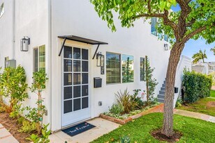 520 Poinsettia Ave in Newport Beach, CA - Building Photo