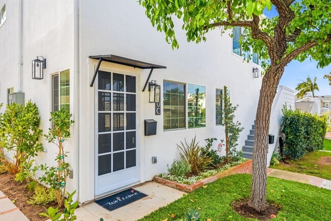 property at 520 Poinsettia Ave