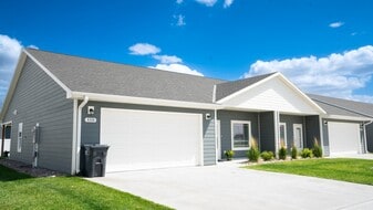 4348 Dawn St in Grand Island, NE - Building Photo