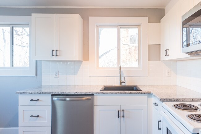 75 Herring Cove Rd in Halifax, NS - Building Photo - Building Photo