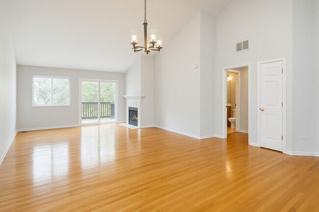 3159 Saganashkee Ln in Naperville, IL - Building Photo - Building Photo