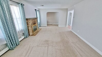 1170 Westminster Ave in Hanover, PA - Building Photo - Building Photo