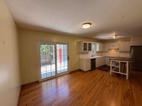 124 Pine St in Santa Cruz, CA - Building Photo - Building Photo