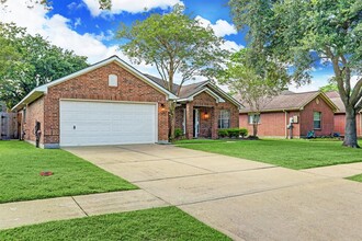 5108 Cherrywood Ct in League City, TX - Building Photo - Building Photo