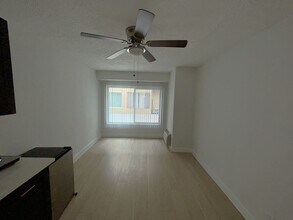 535 S Catalina St in Los Angeles, CA - Building Photo - Building Photo