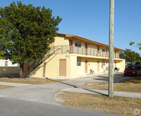 Gardens of Homestead in Homestead, FL - Foto de edificio - Building Photo