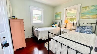 46 Winona Ave in Fairhaven, MA - Building Photo - Building Photo