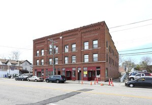 573-581 Bank St in New London, CT - Building Photo