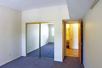 Talmadge Apartments in Toledo, OH - Building Photo - Interior Photo